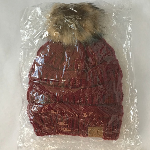 🚫Sold🚫C.C Burgundy Cable Knit Beanie Fur Pom Pom - Picture 4 of 4